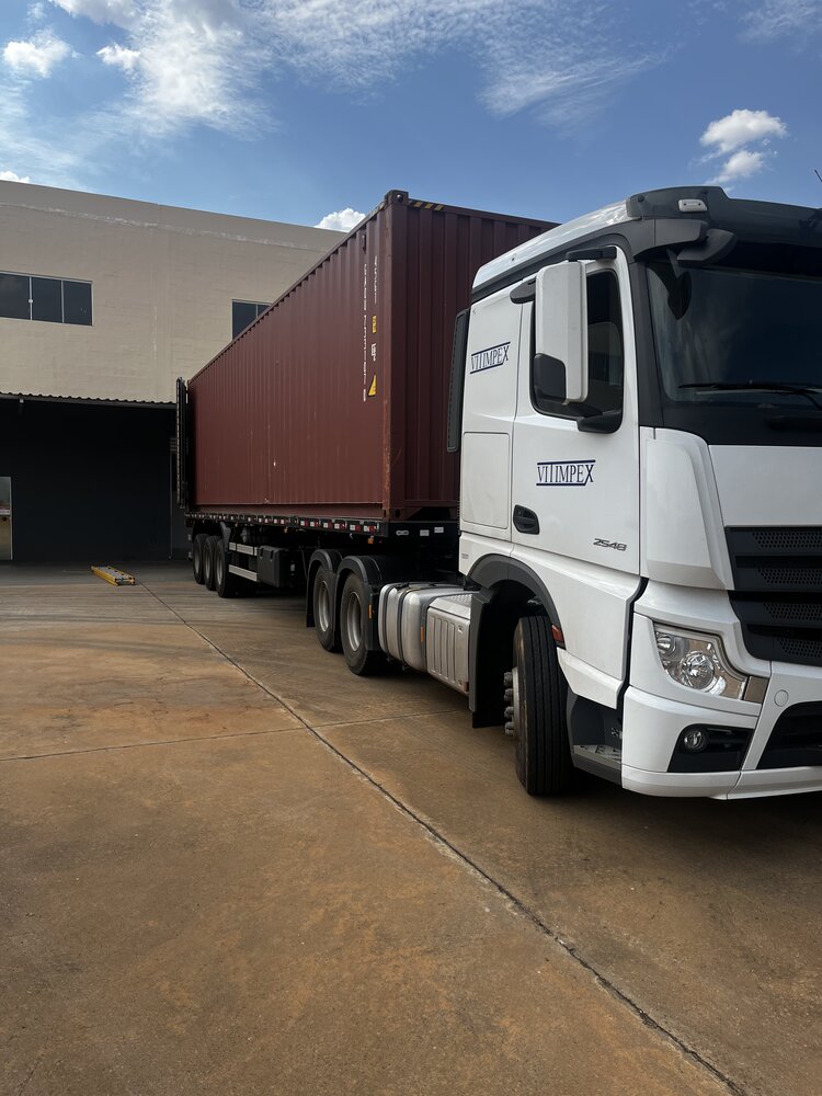 Caminhão Vitimpex - 26 anos de tradição no comércio exterior